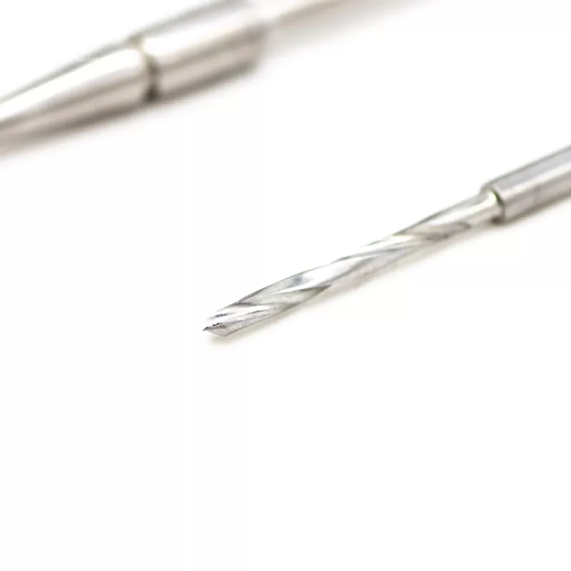 Набор для челюстно лицевой хирургии с отверткой и винтами